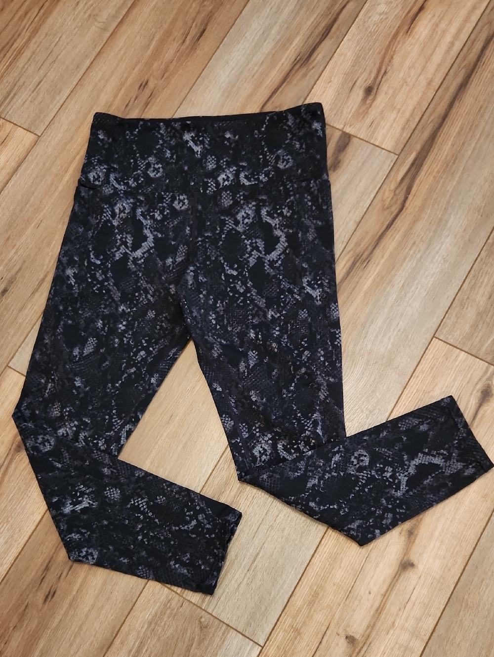 Tuff Athletics Black Snake-Print Leggings Performance Gym Yoga Womens Size Large